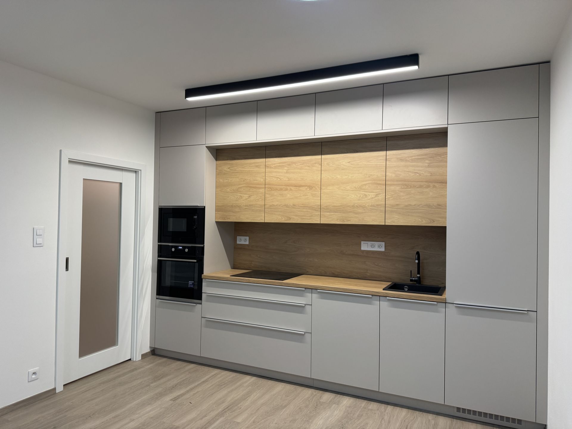 Pronájem bytu 2+kk 50m², Na Zlaté Stoce