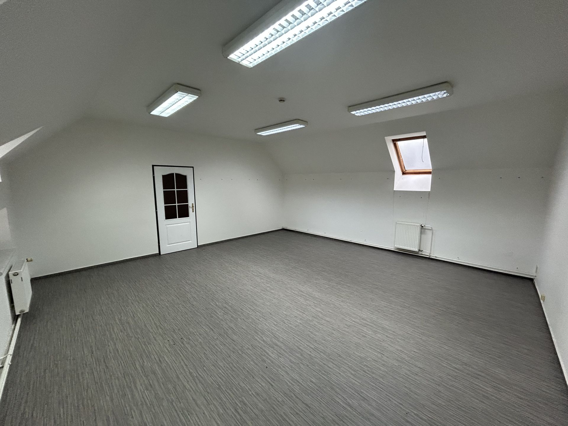 Pronájem, kanceláře, 139 m2, ul. Husova