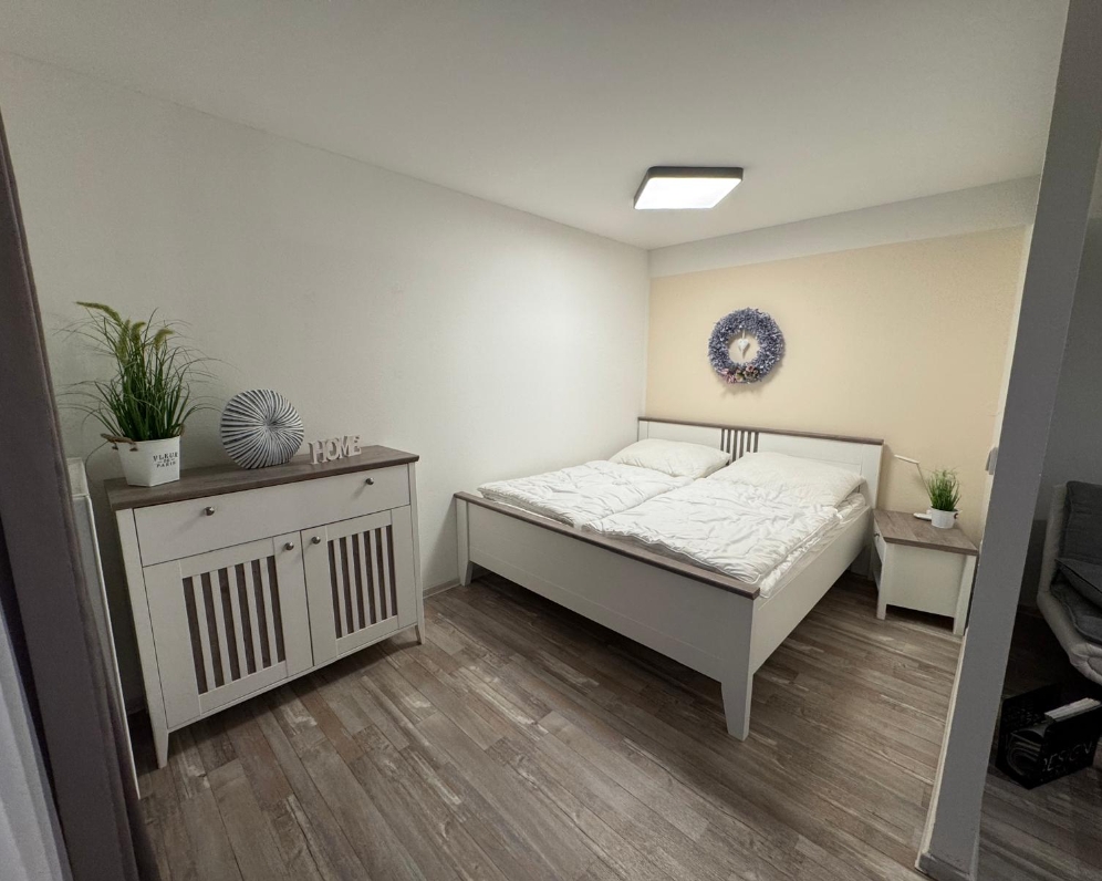 Pronájem bytu, 2+kk 50 m², Zvěrotice